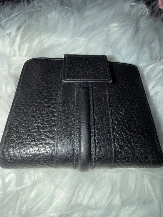 Gucci Vintage Black Leather Wallet with Gold G-Logo Accent - Picture 5 of 12